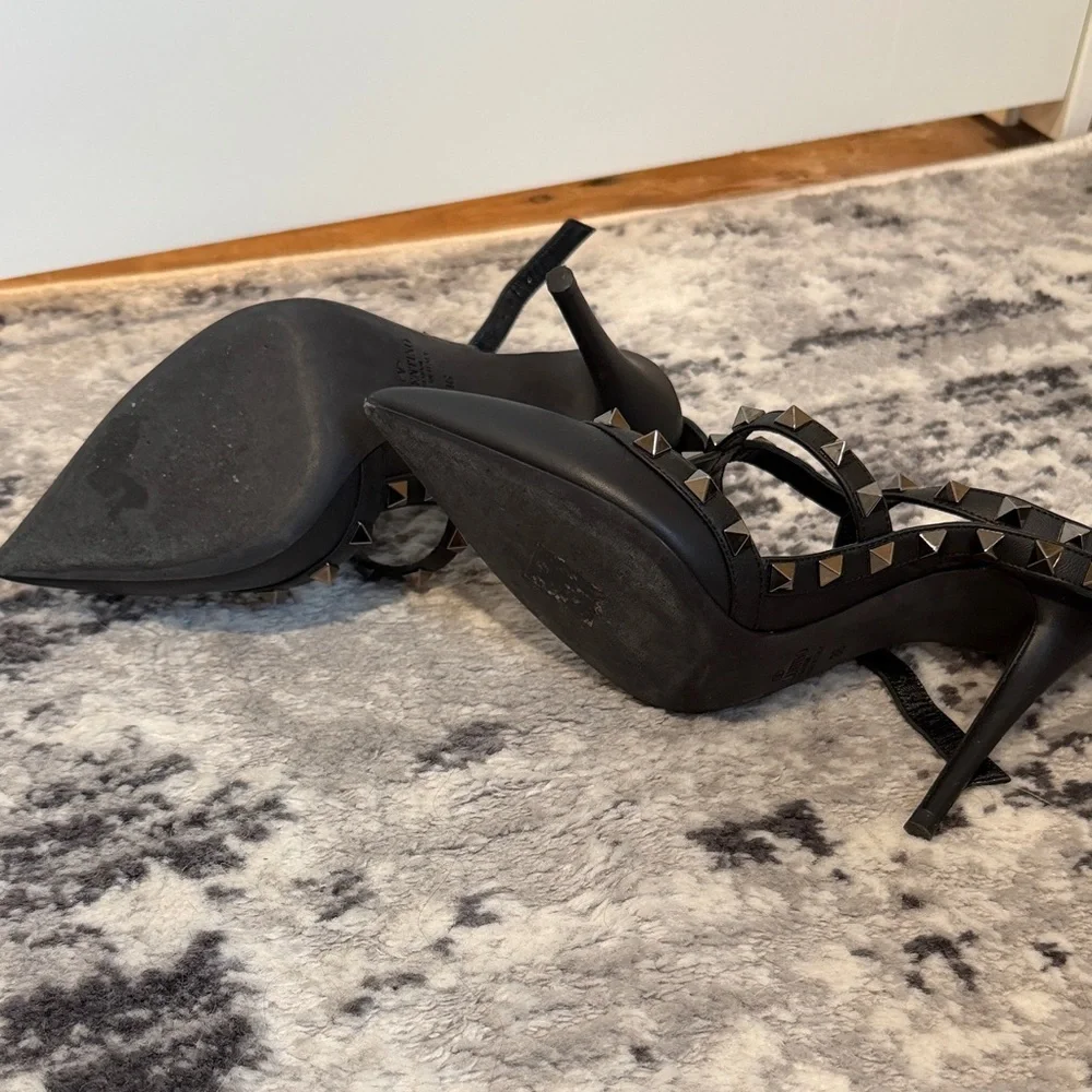 Valentino rock stud black size 6 Heels - Picture 4 of 4